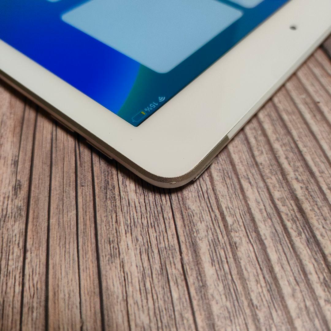Apple iPad 第5世代 32GB シルバー SIMフリー