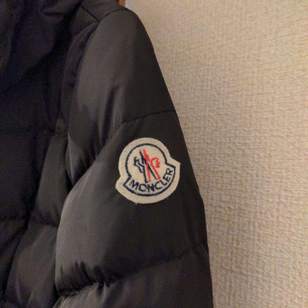 MONCLER ブラック ダウンジャケット ウエスト調整リボン付き