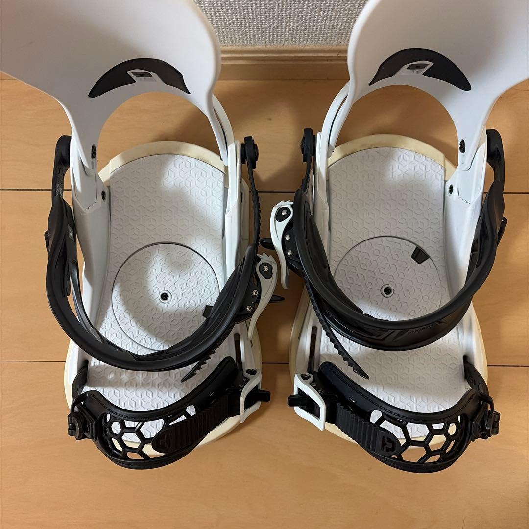 ［値下げ可］UNION STRATAビンディング ホワイト 23/24 Mサイズ
