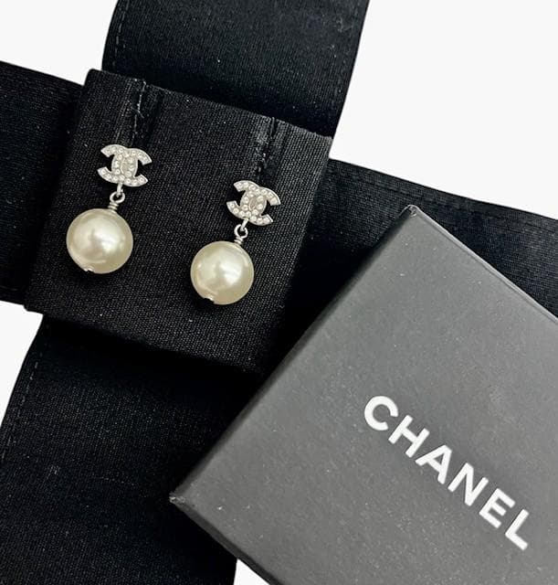 アキラ【正規品‪】CHANEL シャネル フェイクパールピアス A21 V