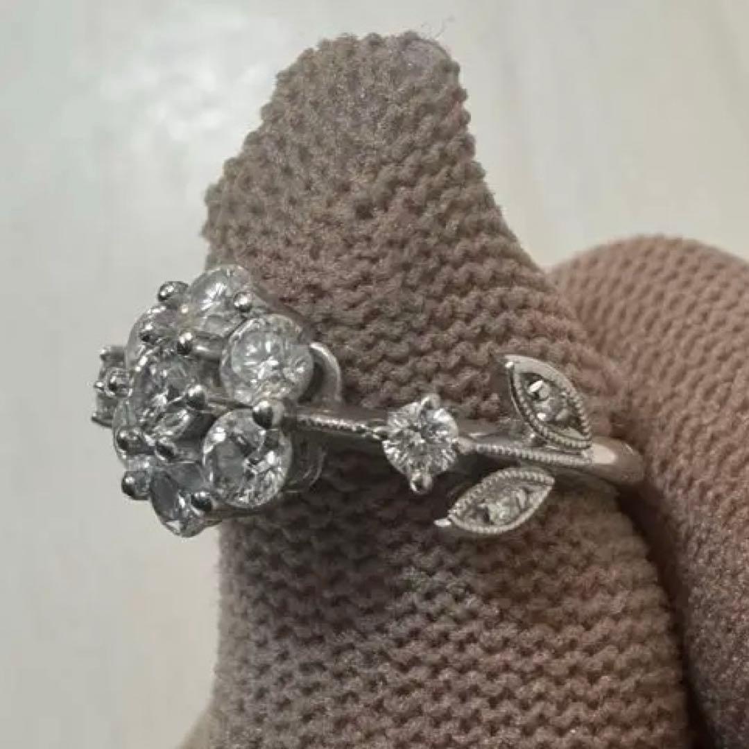 コ*ロ様 ミルウチ　プラチナ　フラワーダイヤモンド　リング