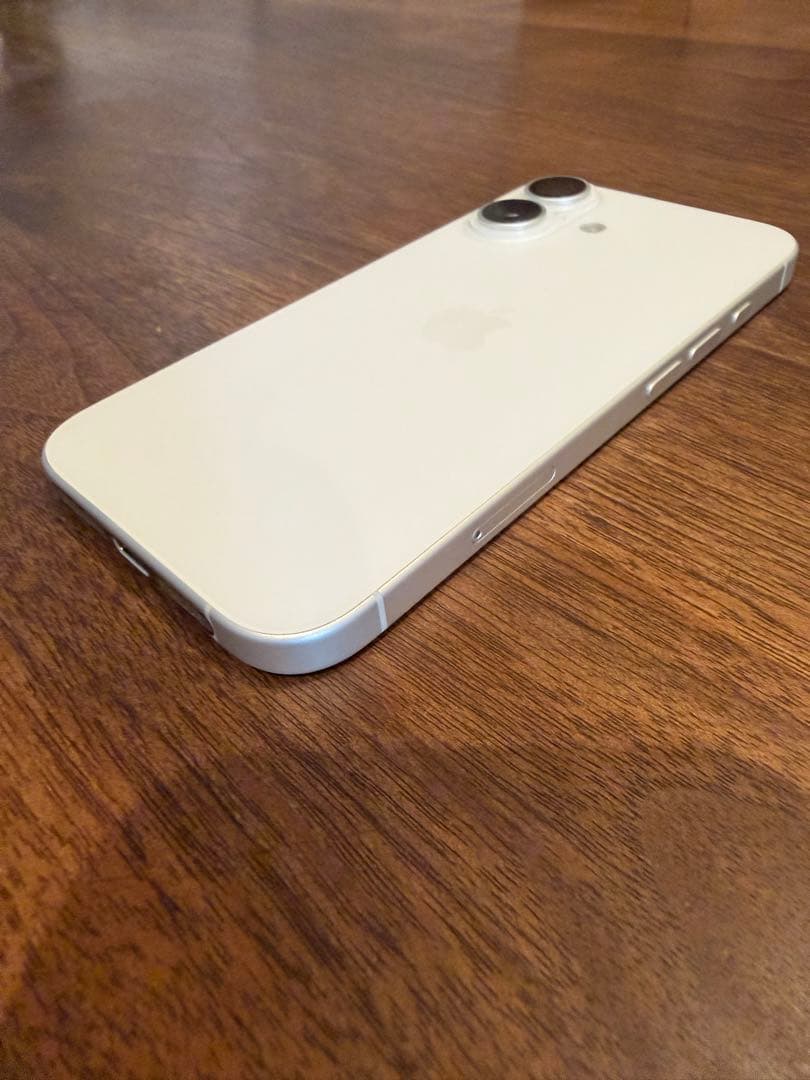 【美品】Apple iPhone 16 ホワイト 128GB アップルストアー