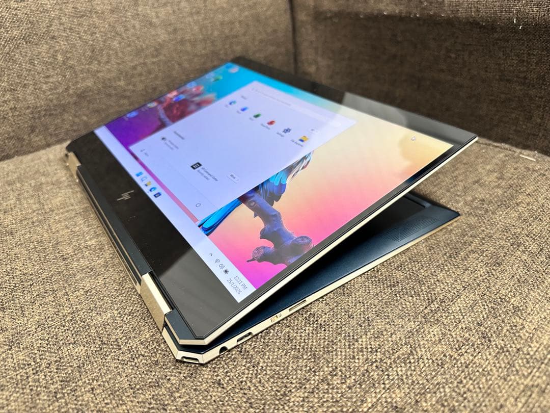 HP Spectre x360 13.3インチ　2in1 回転式　office