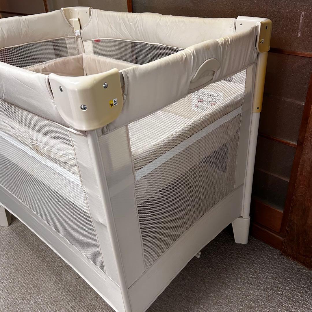 アップリカ ココネルエアー ベビーベッド　ミルクWH　ホワイト