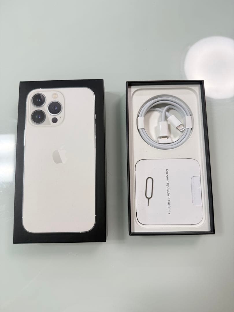 【充電器付】iPhone13 pro、傷なし、SiMフリー