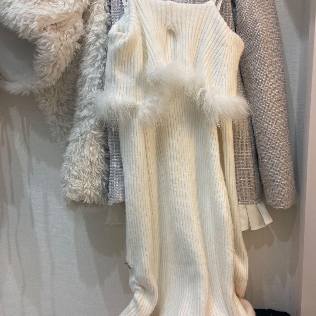 ファーケープオフショルニットワンピ