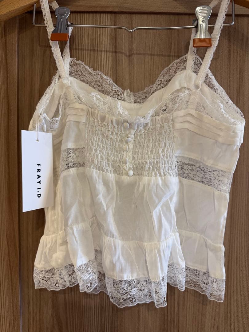 【新品タグ付き】FRAY I.D（フレイ アイディー）デザインレースキャミソール