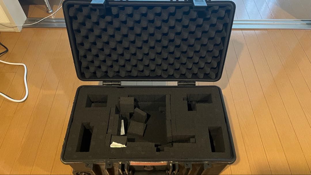 Amazonベーシック ハードケース Lサイズ