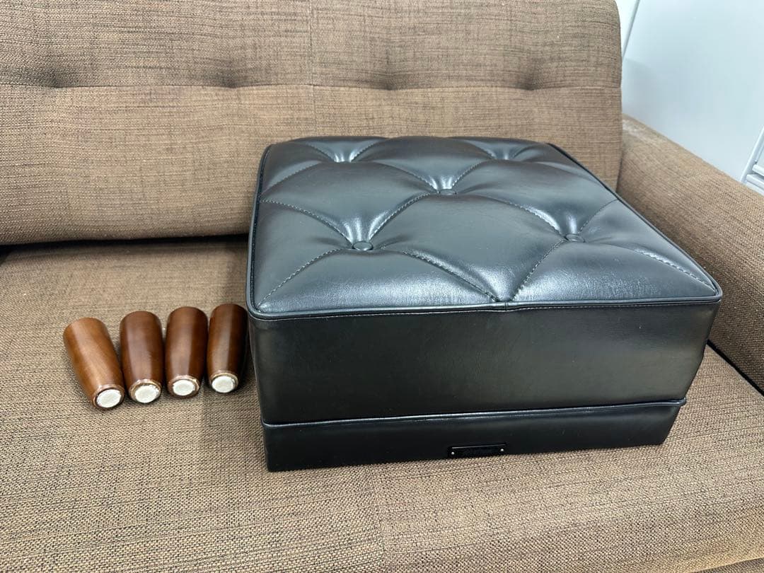 ④ 【美品】カリモク60 オットマン ブラック　レザー