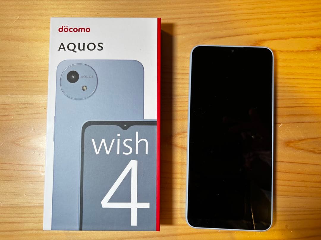docomo AQUOS wish 4 本体