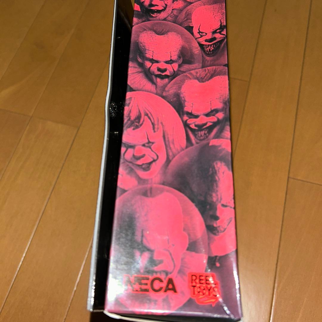 新品NECA ITペニーワイズ アクションフィギュア 18cm