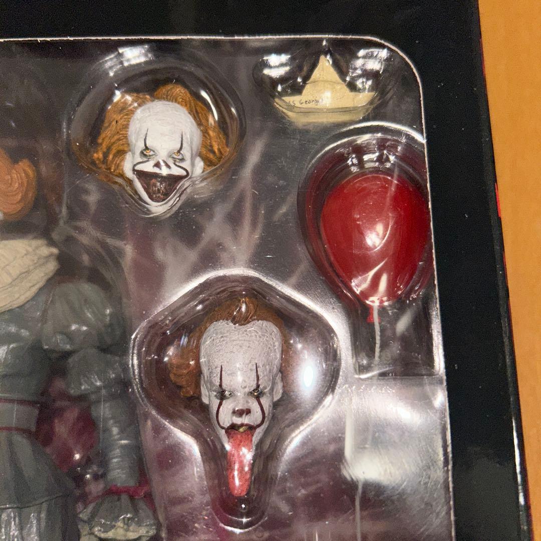新品NECA ITペニーワイズ アクションフィギュア 18cm