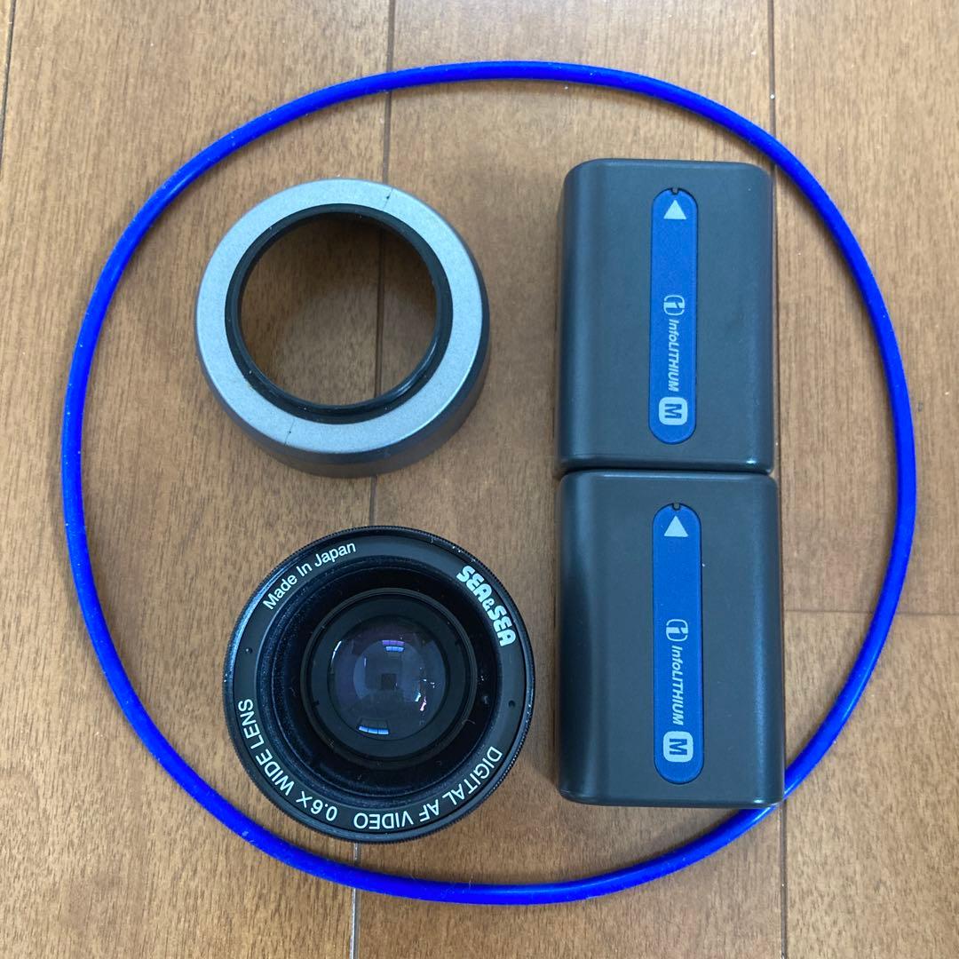 Sony水中用ビデオカメラ『60m防水』ライト付