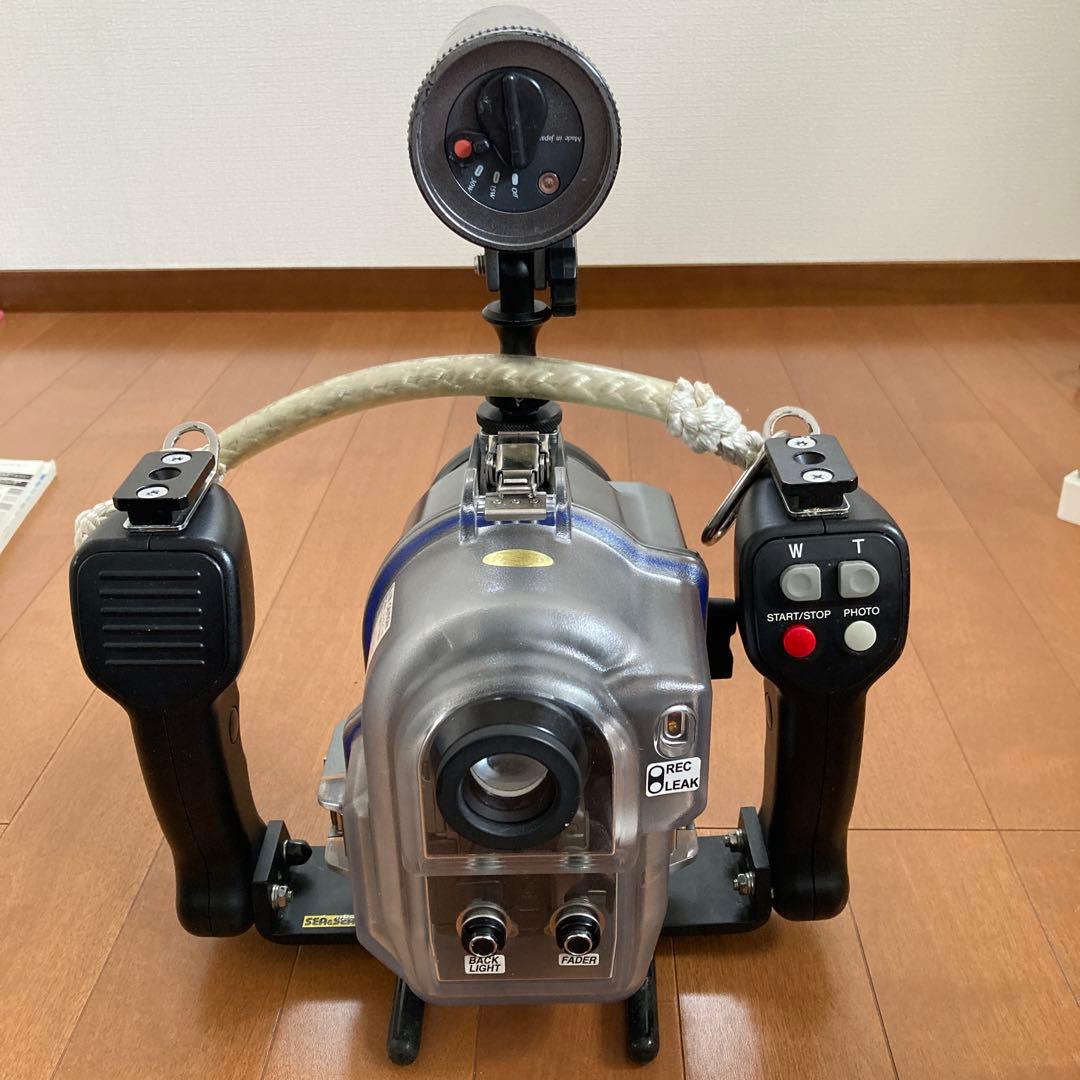 Sony水中用ビデオカメラ『60m防水』ライト付