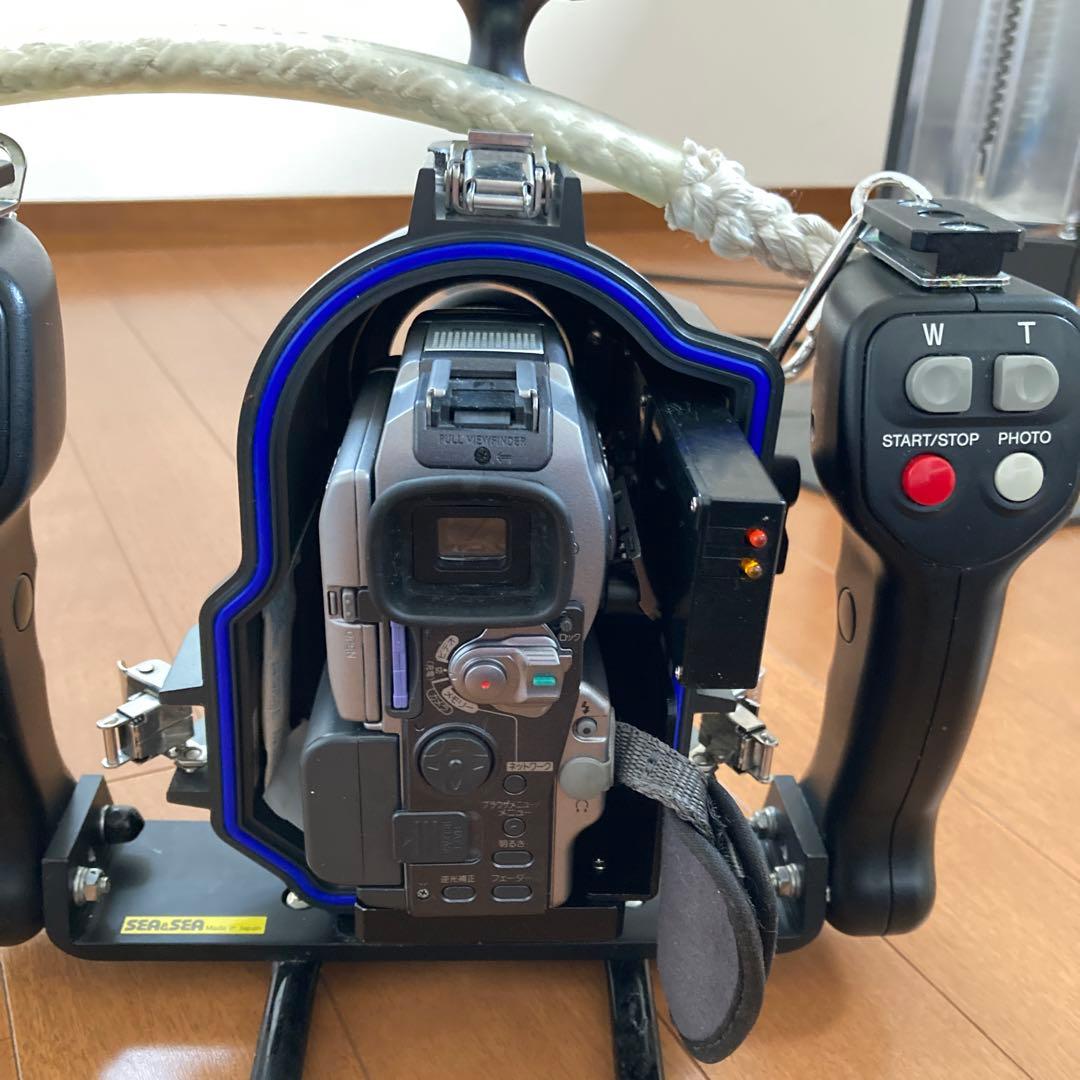 Sony水中用ビデオカメラ『60m防水』ライト付