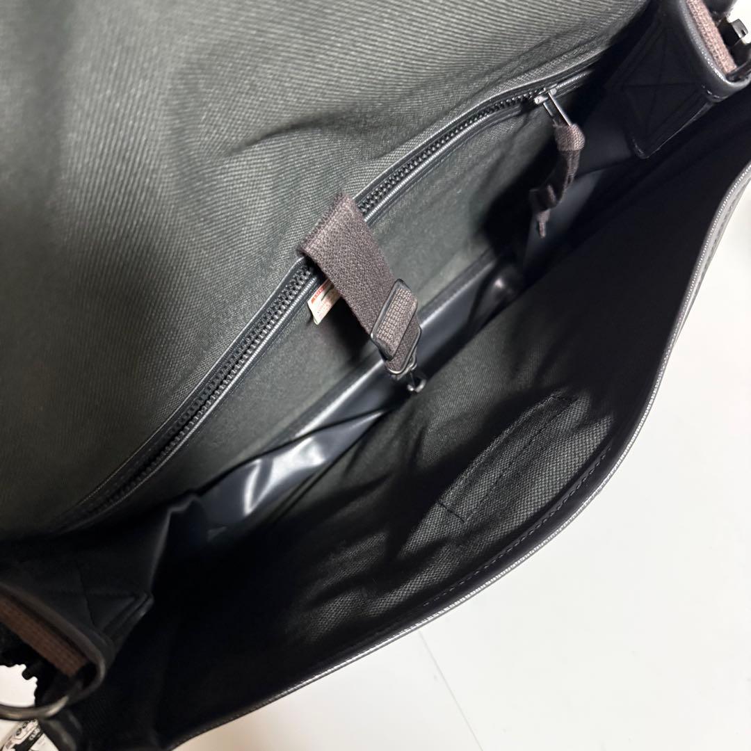 ⭐️未使用級⭐️ラゲッジレーベル　メッセンジャーバッグ　赤バッテン