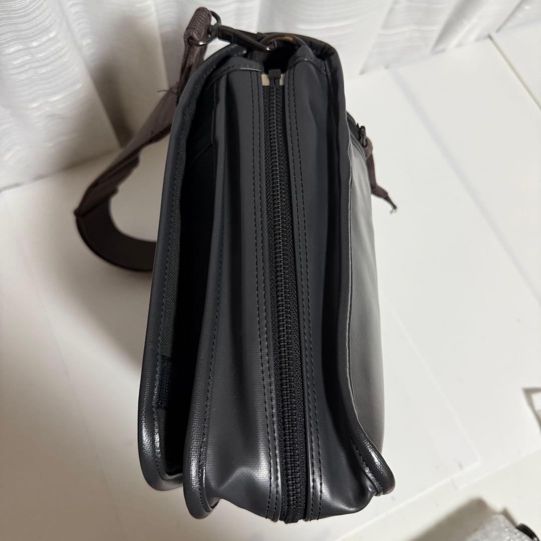 ⭐️未使用級⭐️ラゲッジレーベル　メッセンジャーバッグ　赤バッテン