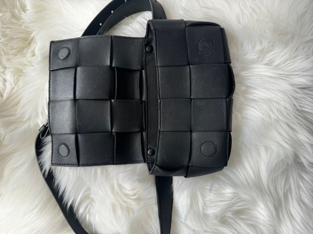 BOTTEGA VENETA ボッテガヴェネタ カセット ショルダーバッグ 黒