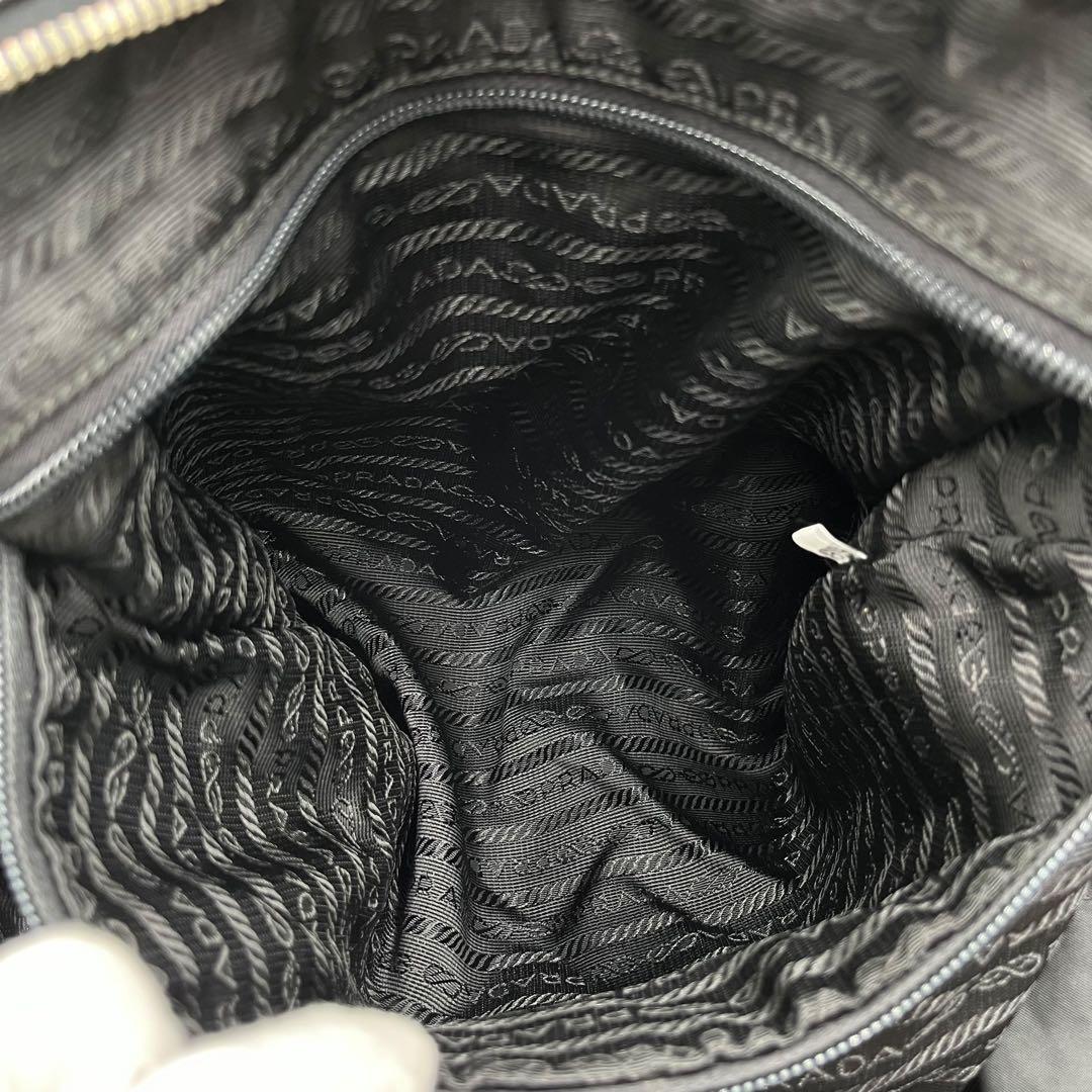 PRADA プラダ　ボストンバッグ　トートバッグ　大容量　旅行バッグ　ナイロン