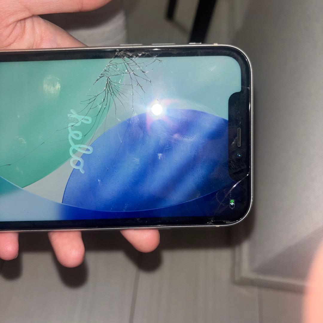 IPhone11 画面傷あり　64GB 71%バッテリー