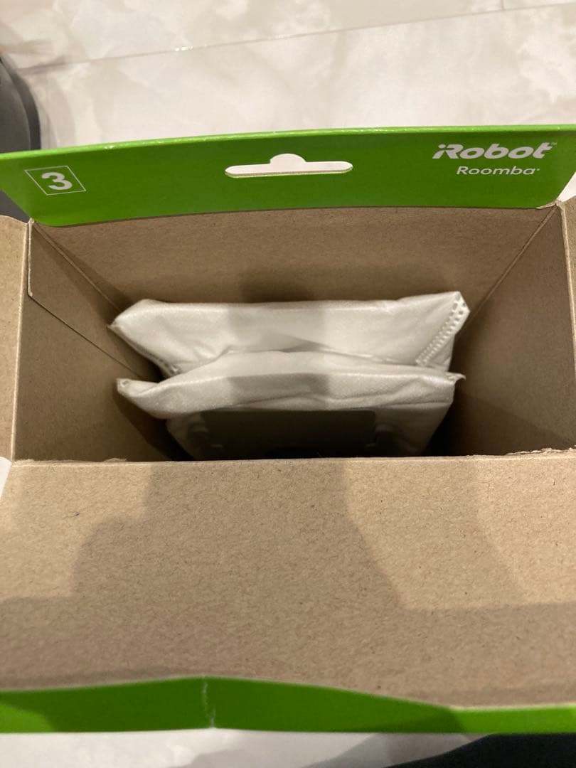 iRobot ルンバi7+ (Roomba i7+) 本体とクリーンベース