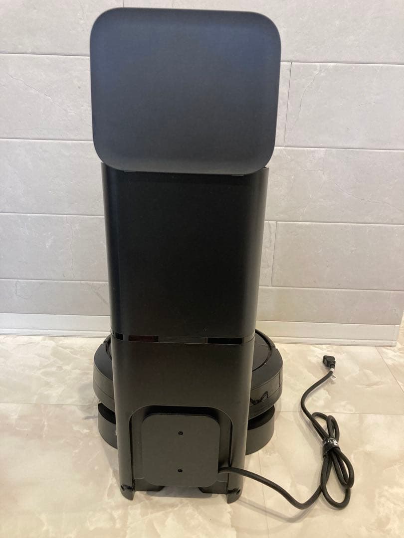 iRobot ルンバi7+ (Roomba i7+) 本体とクリーンベース