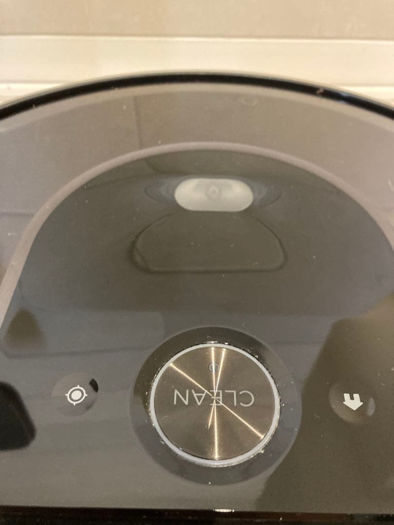 iRobot ルンバi7+ (Roomba i7+) 本体とクリーンベース