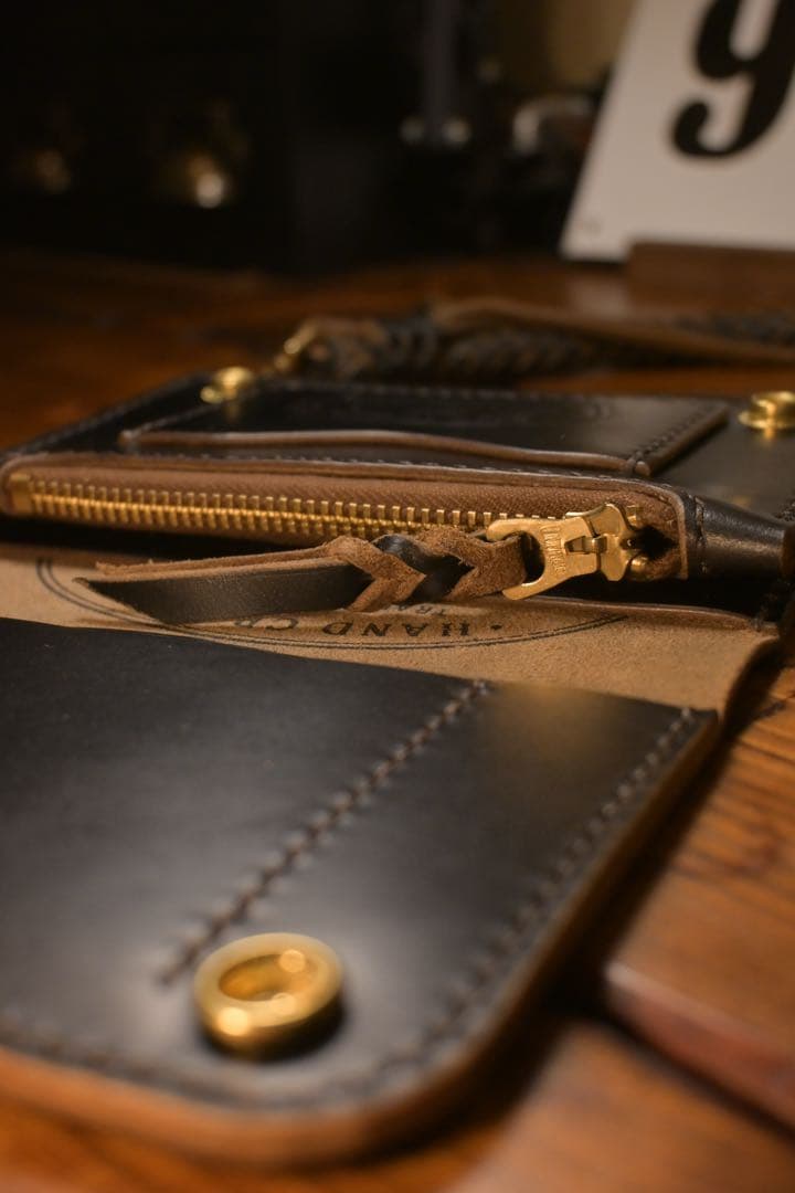 ホーウィン 茶芯 ミドル トラッカーウォレット レザー 革財布 ブラック 長財布