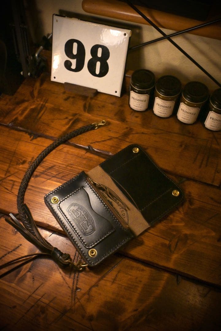 ホーウィン 茶芯 ミドル トラッカーウォレット レザー 革財布 ブラック 長財布