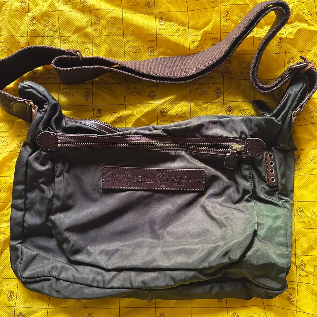 フェリージ ショルダーバッグ グリーンカラー