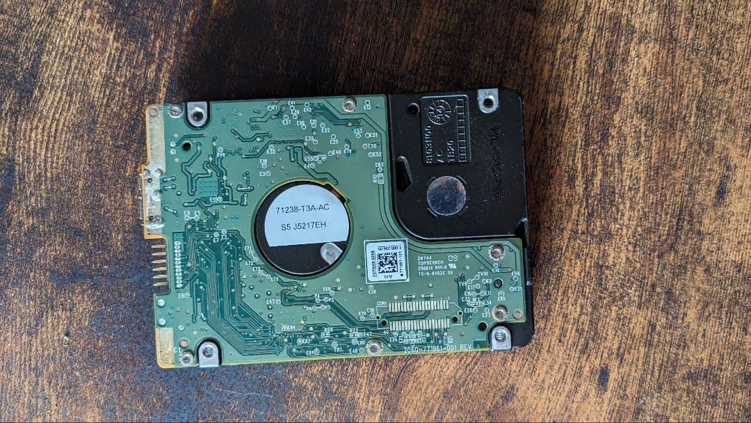 内蔵型ハードディスクドライブ WD Gereen HDD2.5 2TB