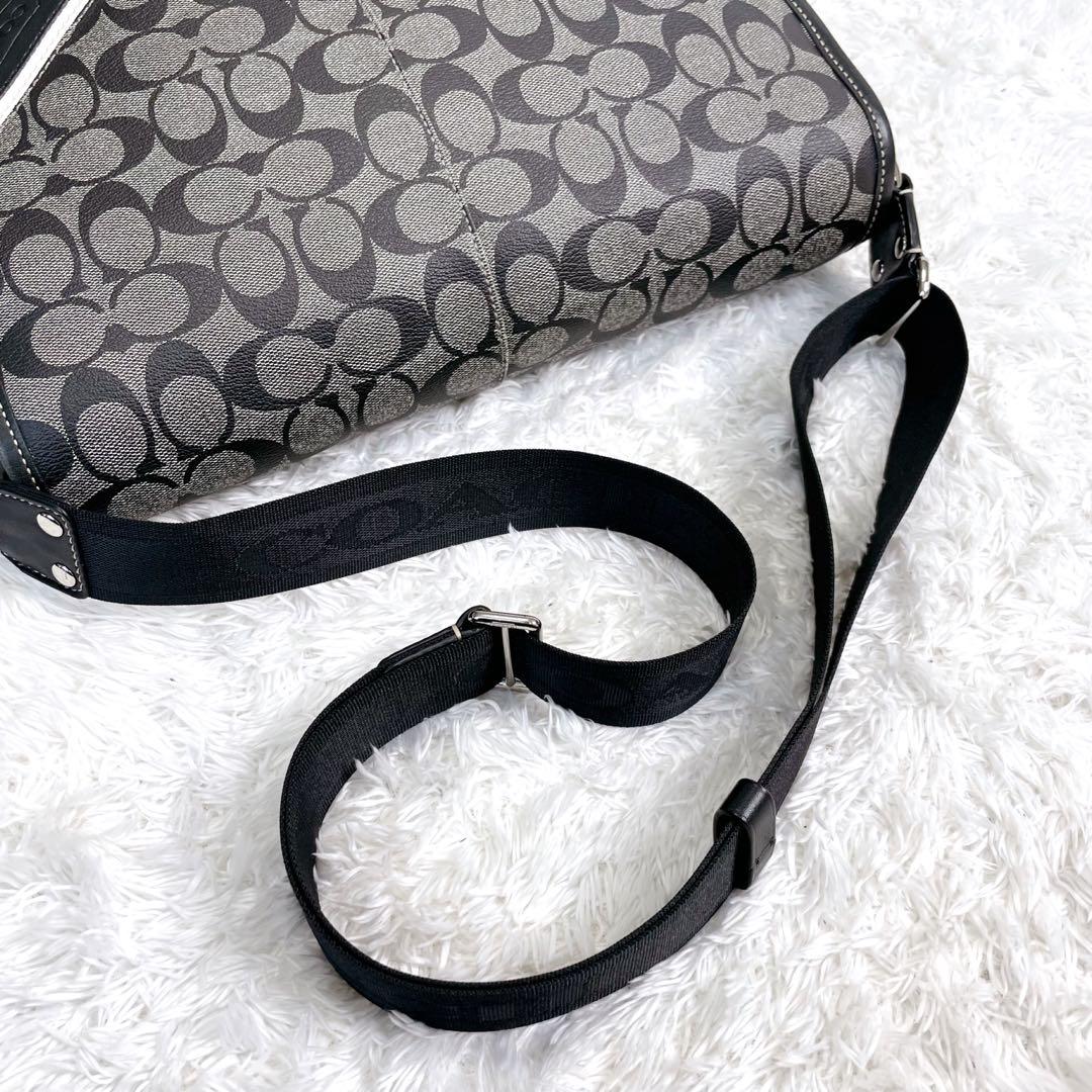 美品　コーチ　メッセンジャーバッグ　ショルダー　ヘリテージ　PVC　フラップ