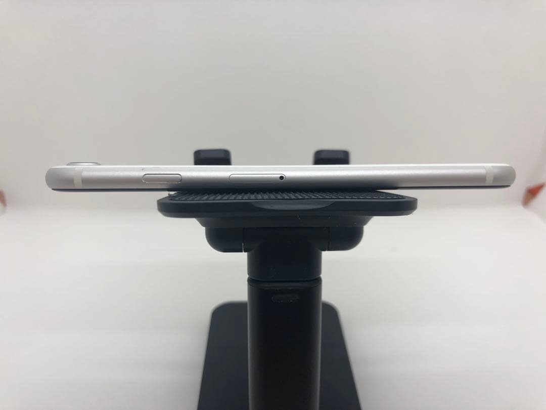 iPhone SE (第2世代) ホワイト 本体