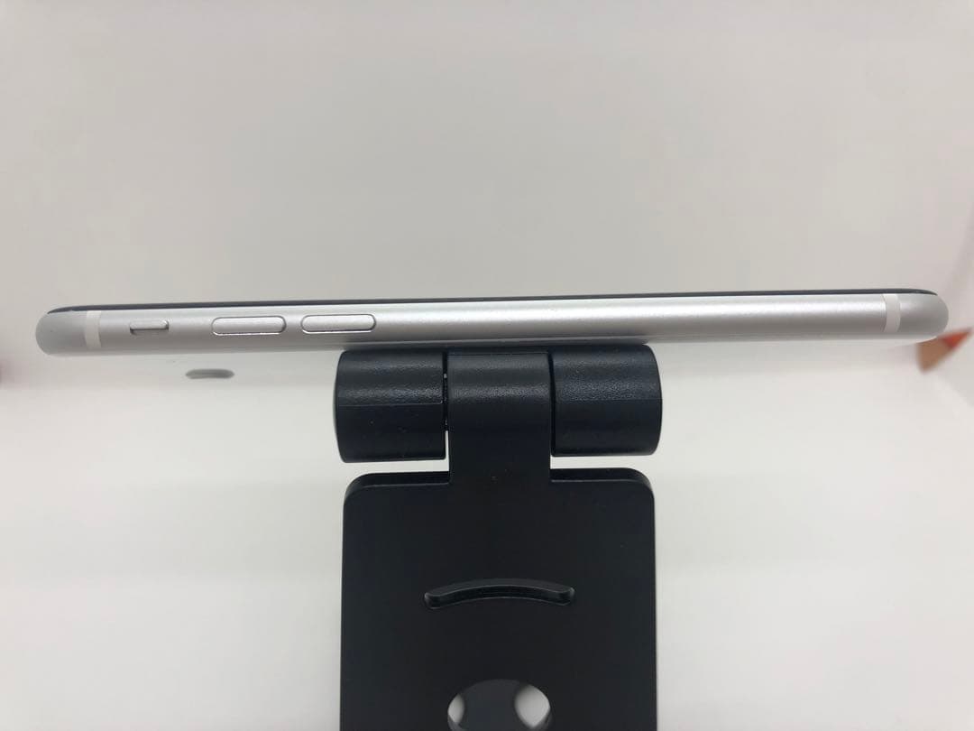 iPhone SE (第2世代) ホワイト 本体