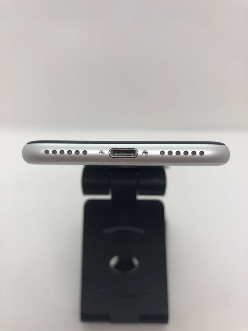 iPhone SE (第2世代) ホワイト 本体