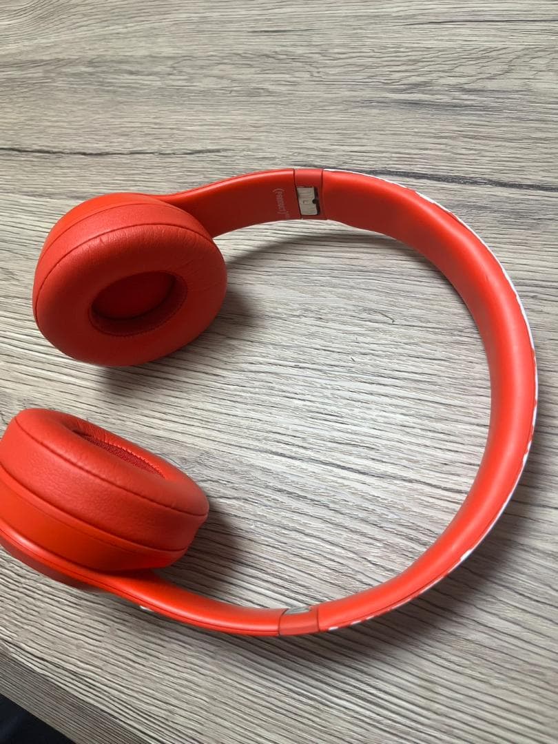 beats ヘッドホン　赤色