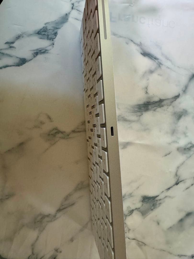 1月末値下げApple純正Magic Keyboard A1644、日本語JIS