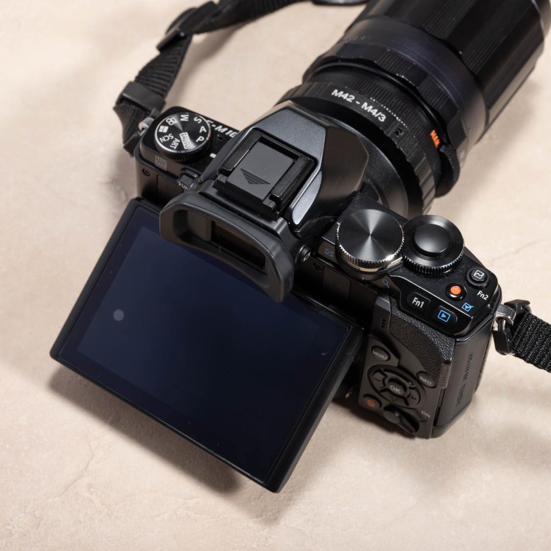 OLYMPUS OM-D E-M10 ダブルレンズキット スマホ転送OK