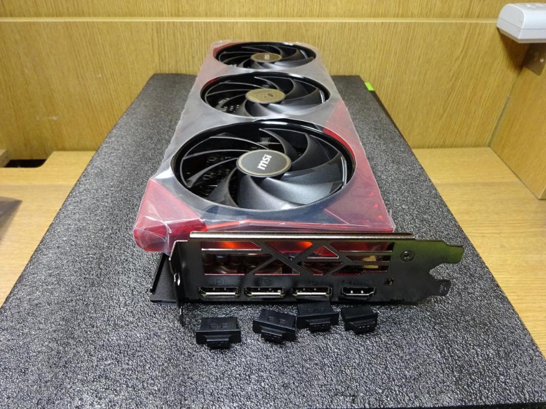 H*h様 ほぼ新品4060Ti MONSTER HUNTER EDITION　特
