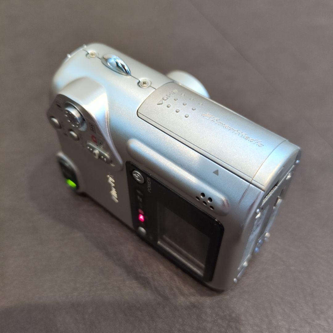 FUJIFILM デジタルカメラ finepix F601