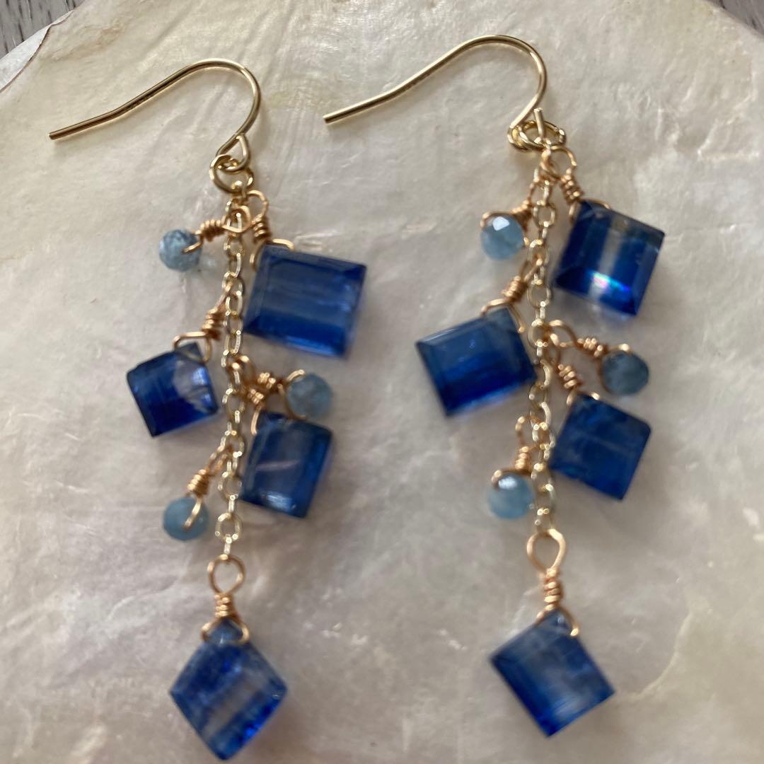 あつ様♡お取り置きです♡14kgf アイオライトのピアス（訳あり）