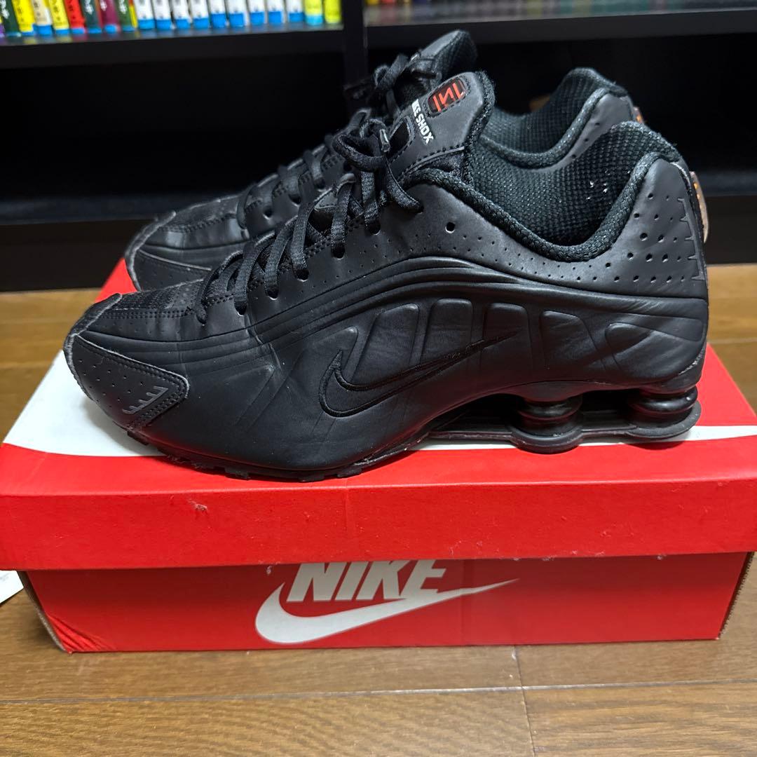 靴 Nike Shox R4 \"Black
