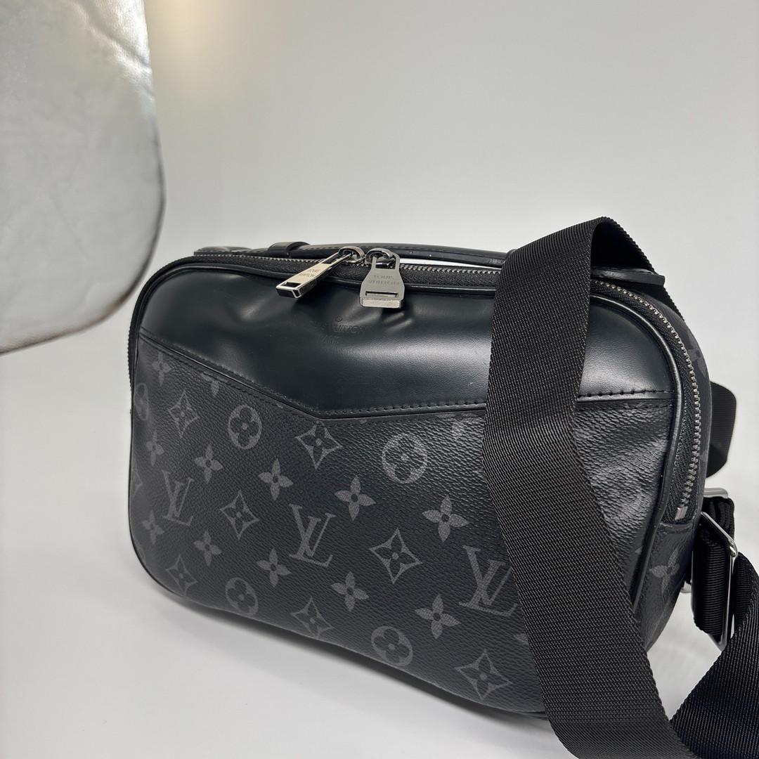 超極美品 ルイヴィトン モノグラムエクリプス バムバッグ M42906 ブラック