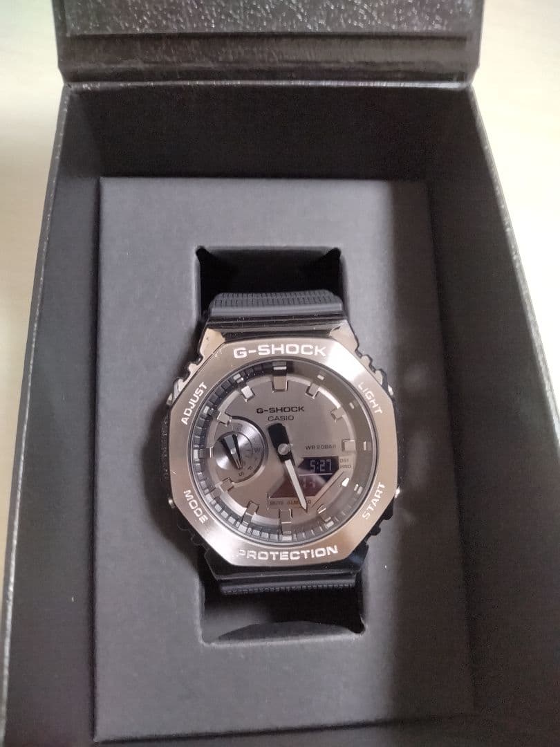 （40）【最終価格、美品】G-SHOCK　シルバー　GM-2100 カシオーク