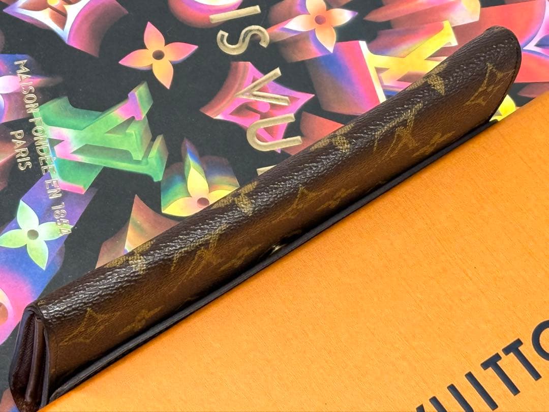 LOUIS VUITTONルイヴィトン　6枚カード入れ付き二つ折り長財布