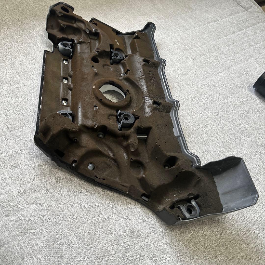 ボルボ、希少Volvo B6304Tエンジン用ヘッドカバー他６点セット