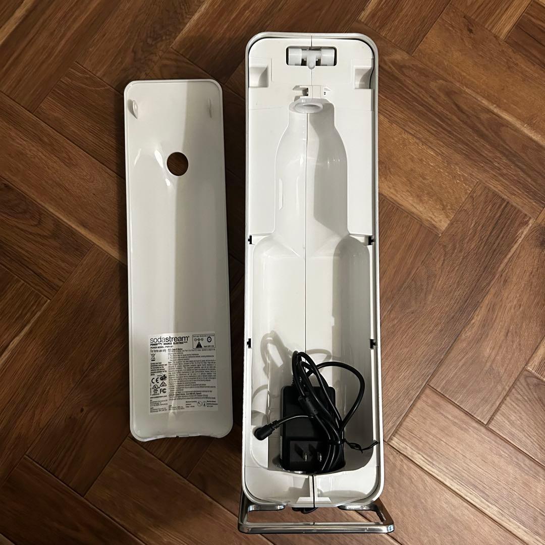 【中古美品】ソーダストリーム　ソースパワー　白　※本体＋電源アダプターのみ※