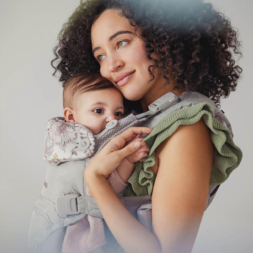 【限定】nuna 抱っこ紐　カドル クリック ファンタジーランド