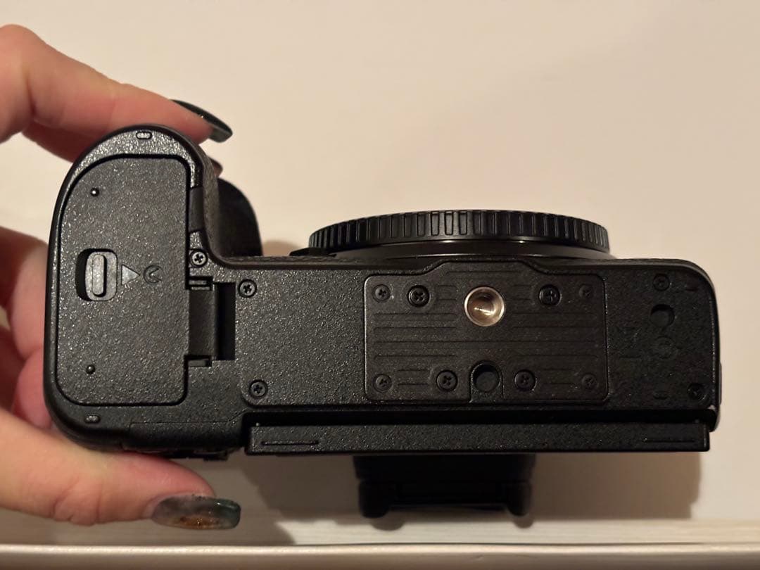 Nikon Z6 ボディ　ミラーレス一眼カメラ