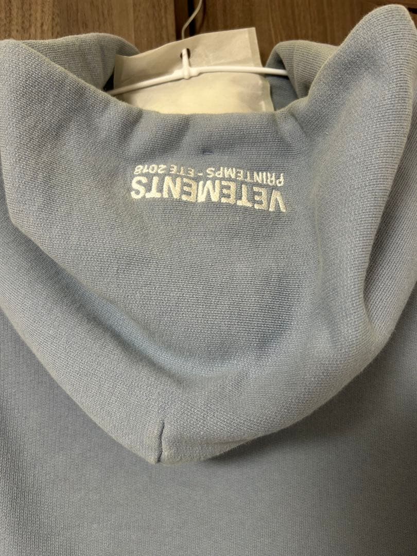 VETEMENTS パーカー 【18ss】
